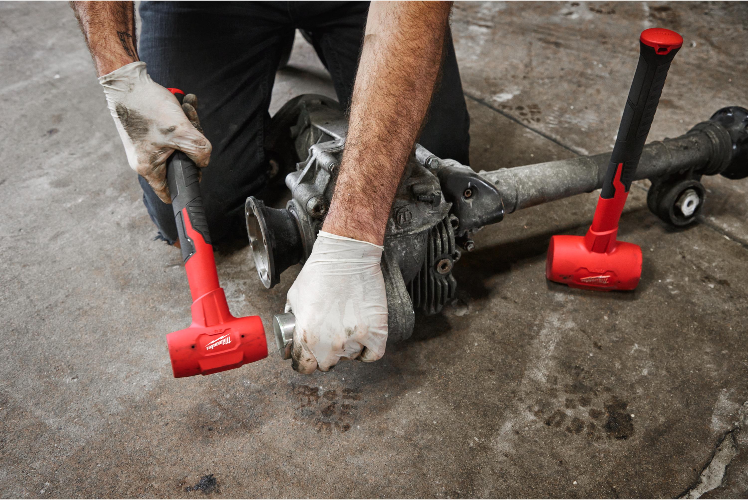 Milwaukee Plastik Kaplı Bilyeli Çekiç 790 GR 4932492350Çekiçler