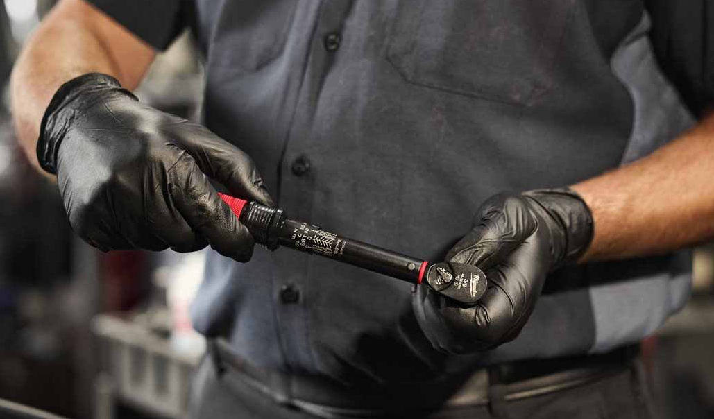 Milwaukee 1/2 İnç Cırcırlı Tork Anahtarı 40-200 NM 4932500851Cırcırlı Kombine Anahtarlar