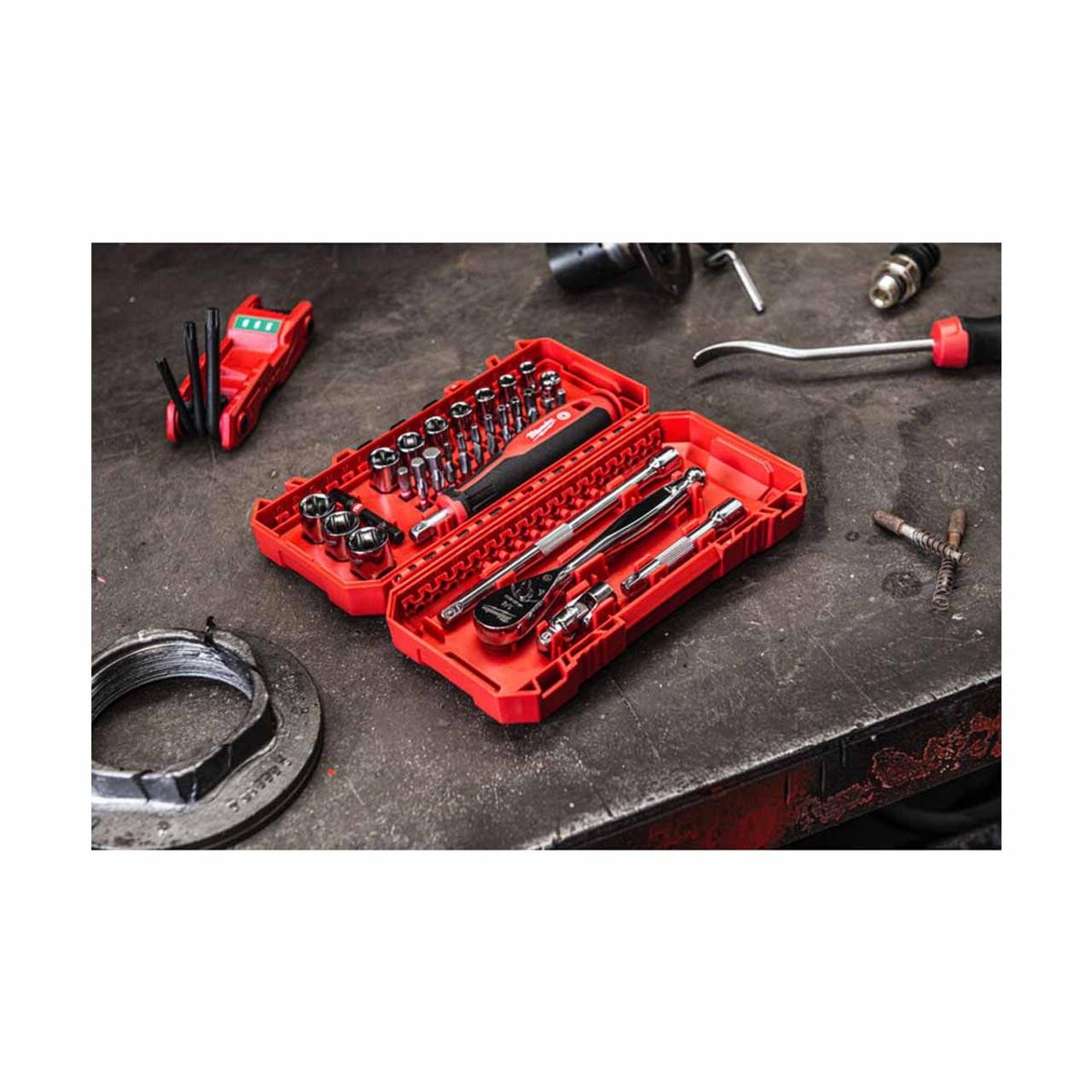 Milwaukee 1/4 Cırcır Ve Tornavida Kollu Lokma Set 38 Parça 4932498381Lokma Setleri
