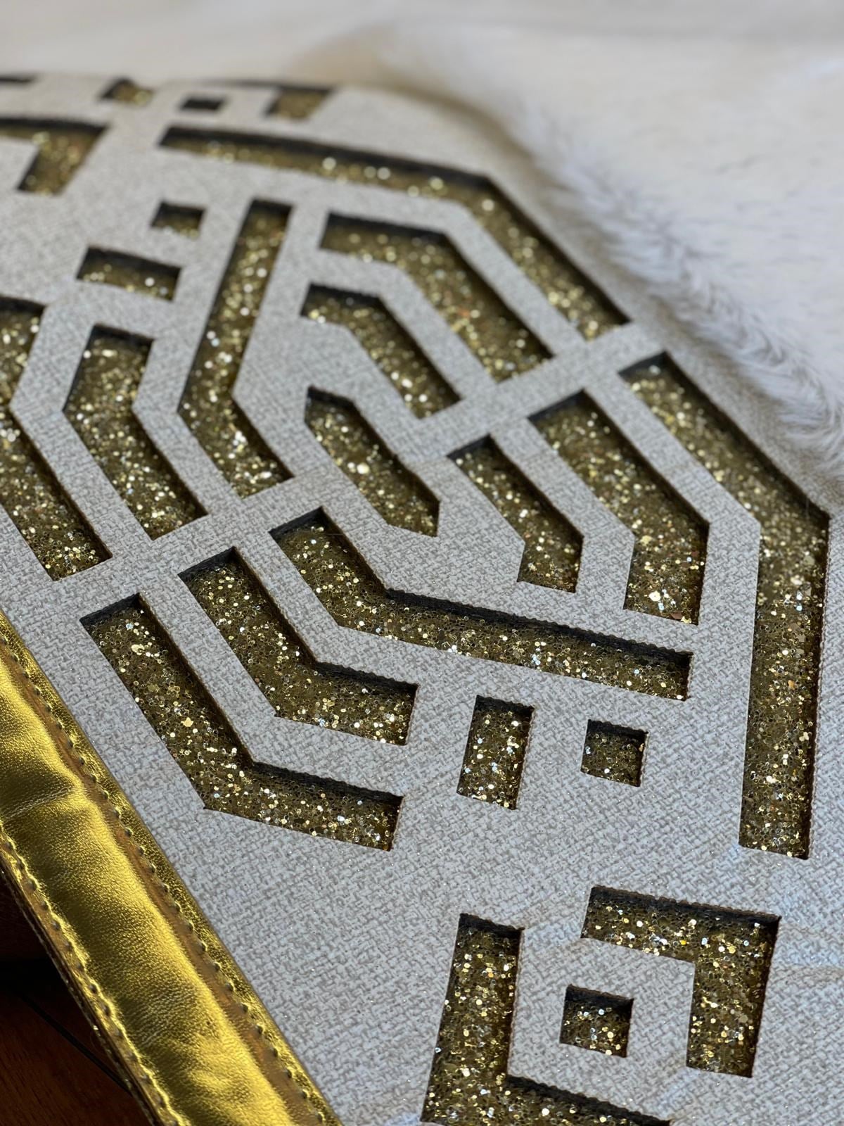 DELÜX BEYAZ-GOLD CAM