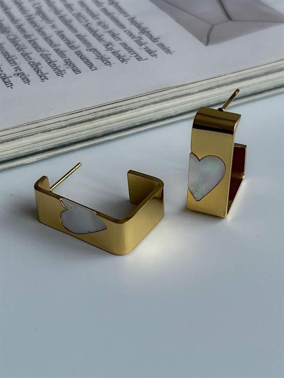 Çelik Beyaz Sedef Kalpli Kare Küpe (2 Cm)