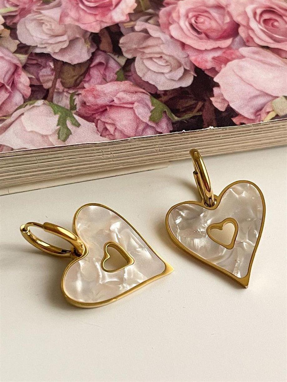 Çelik Beyaz Sedefli Kalp Küpe (3 Cm)
