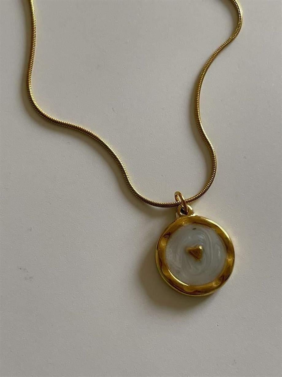 Çelik Beyaz Sedefli Kalpli Plaka Kolye (46 Cm)