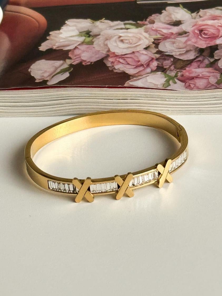 Çelik Gold Baget Taşlı Kelepçe Bileklik 