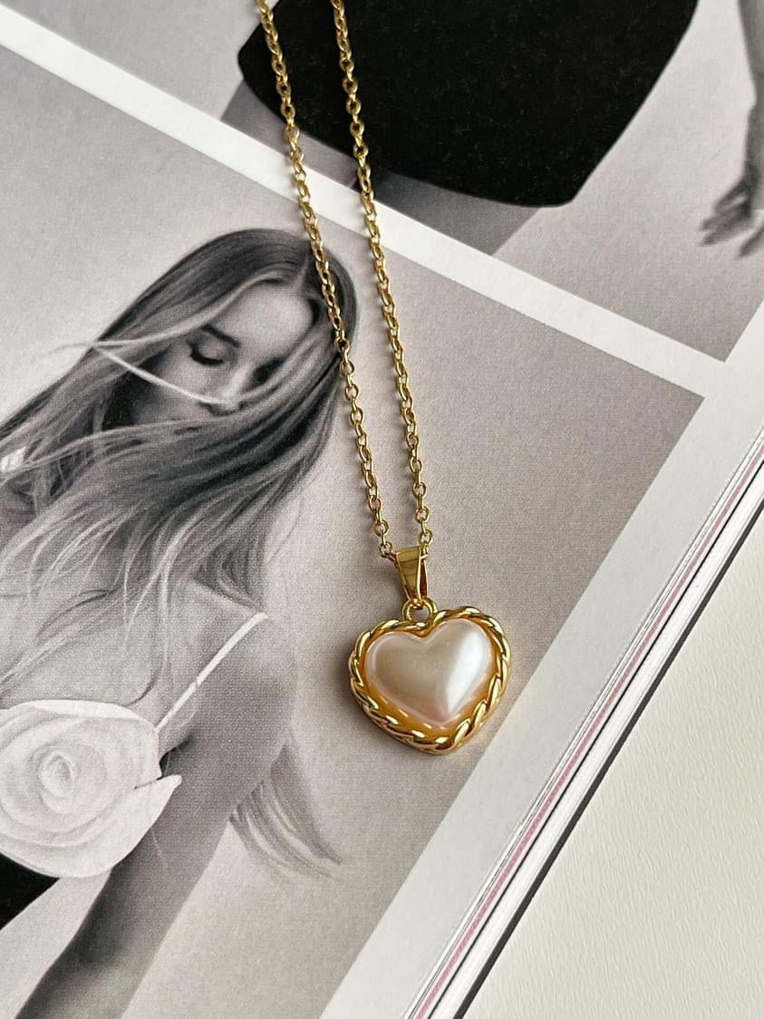Çelik Gold Beyaz Sedefli Kalpli Kolye (45 Cm)
