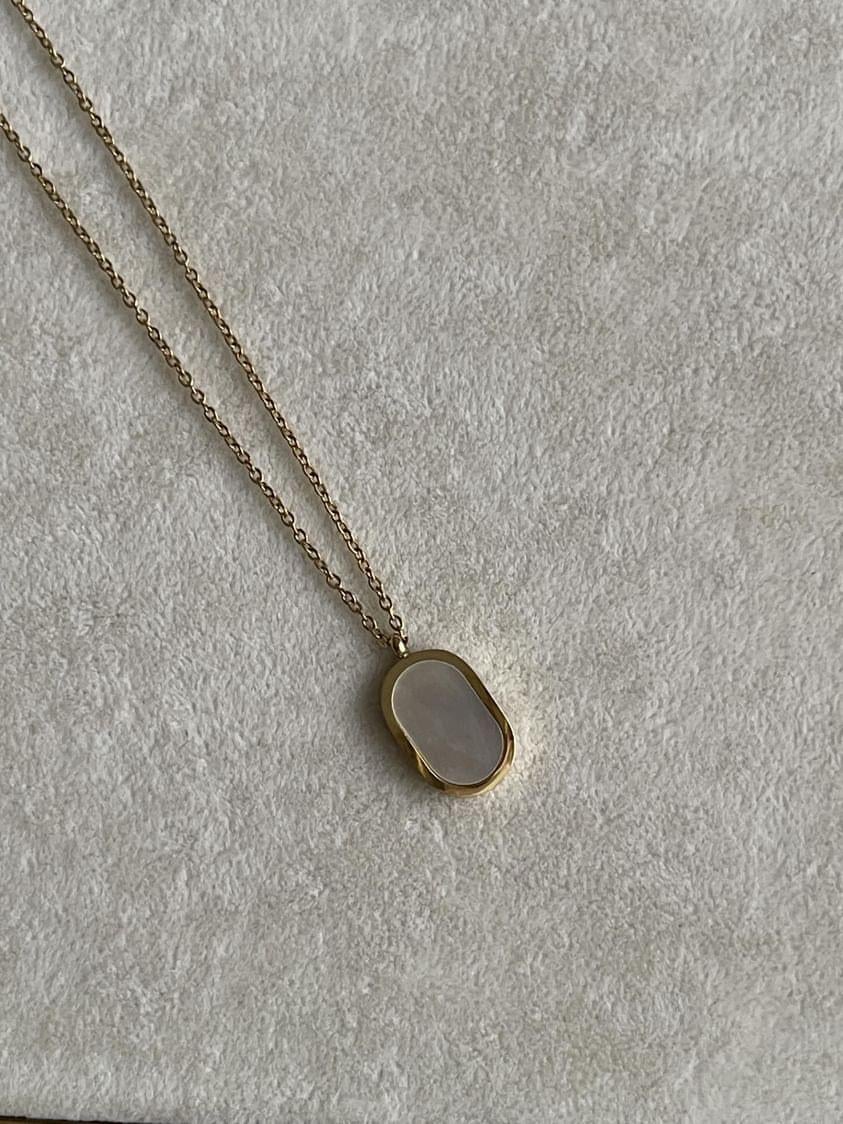 Çelik Gold Beyaz Sedefli Oval Kolye (45 Cm)