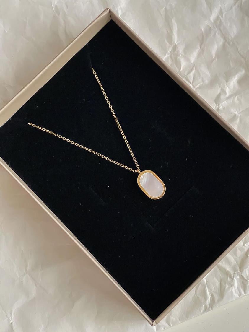 Çelik Gold Beyaz Sedefli Oval Kolye (46 Cm)