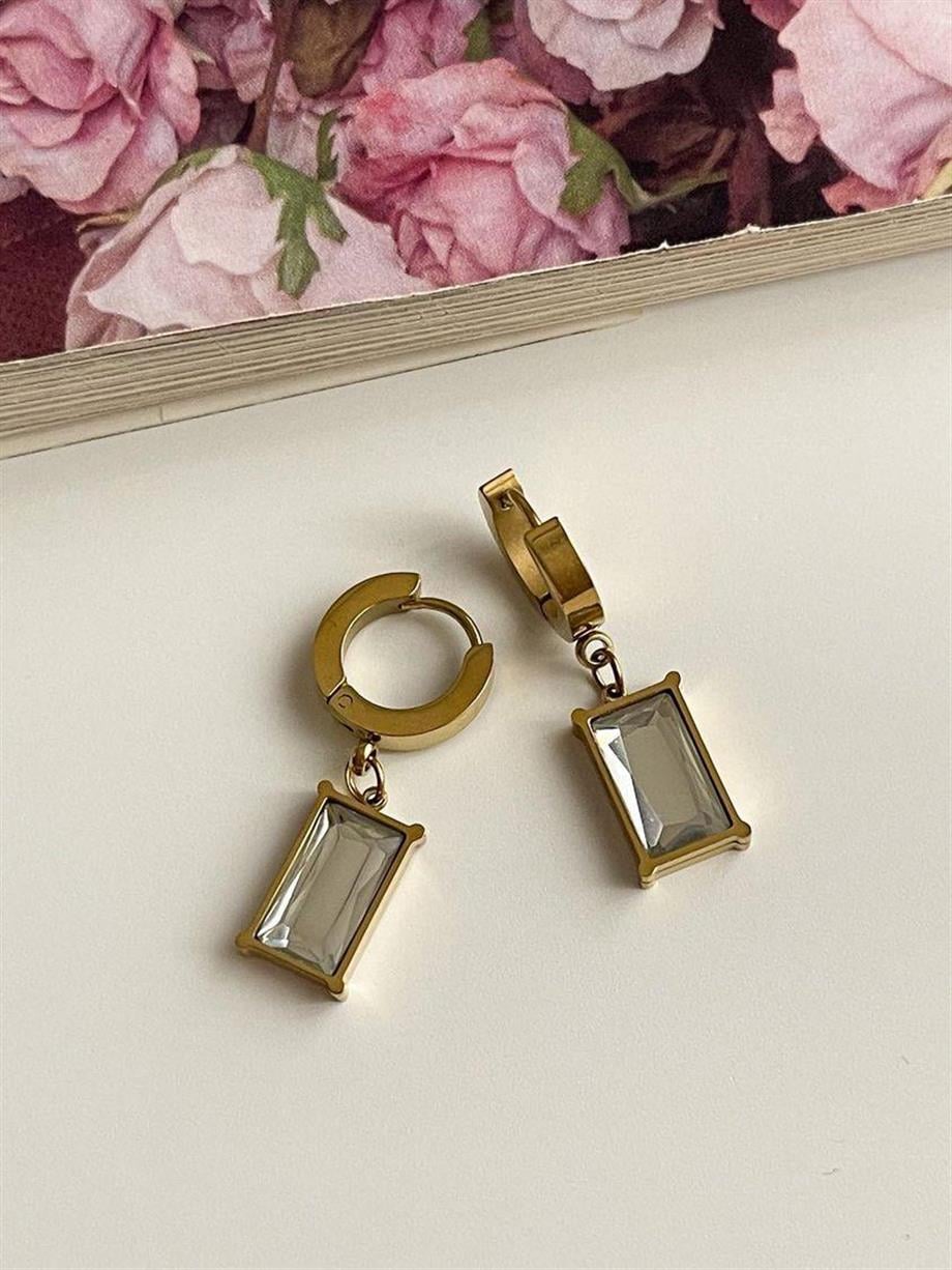 Çelik Gold Beyaz Taşlı Kare Küpe (3 Cm)