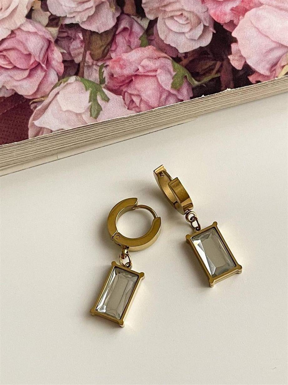 Çelik Gold Beyaz Taşlı Kare Küpe (3 Cm)