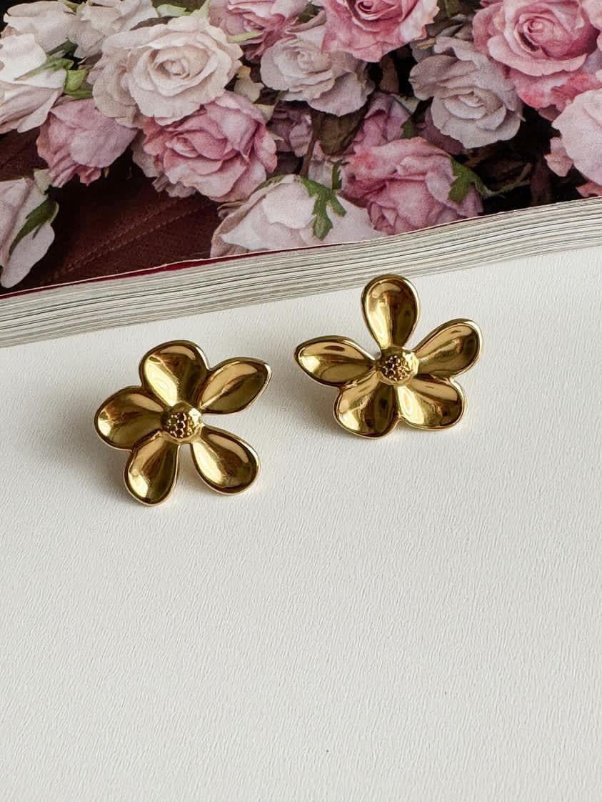 Çelik Gold Çiçek Küpe (2 Cm)