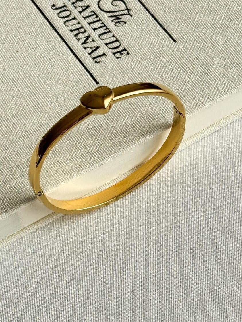 Çelik Gold Kalpli Kelepçe Bileklik 