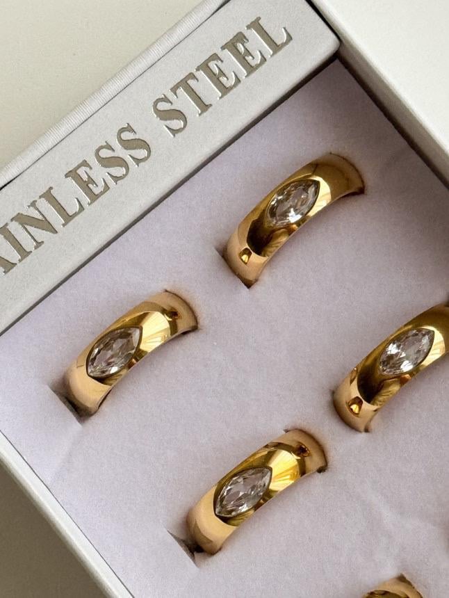 Çelik Gold Mekik Baget Taşlı Numaralı Yüzük (18 Numara)