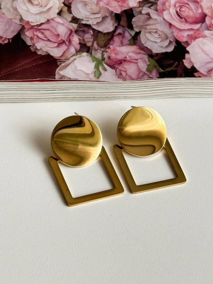 Çelik Gold Plaka Kare Küpe (3.5 Cm)