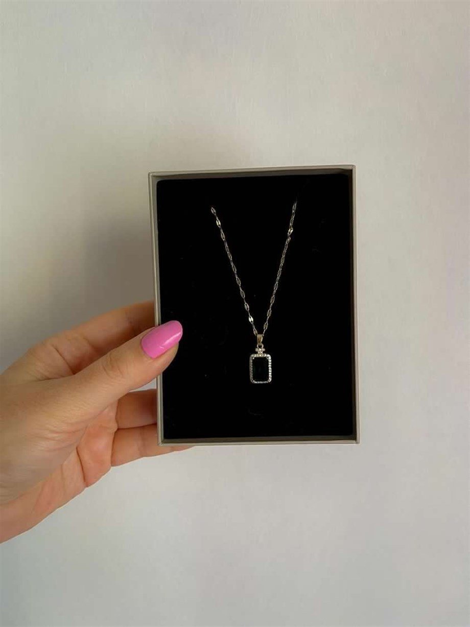 Çelik Gold Renk Yeşil Kare Taşlı Minimal Kolye (45 Cm)
