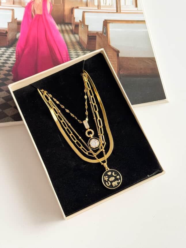 Çelik Gold Serenay Madolyonlu Dörtlü Birleşik Olmayan Kombin Kolye (65 Cm)