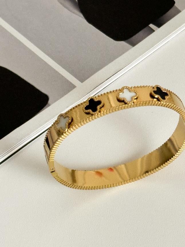 Çelik Gold Siyah Beyaz Taşlı One Cleff Kelepçe Bileklik 