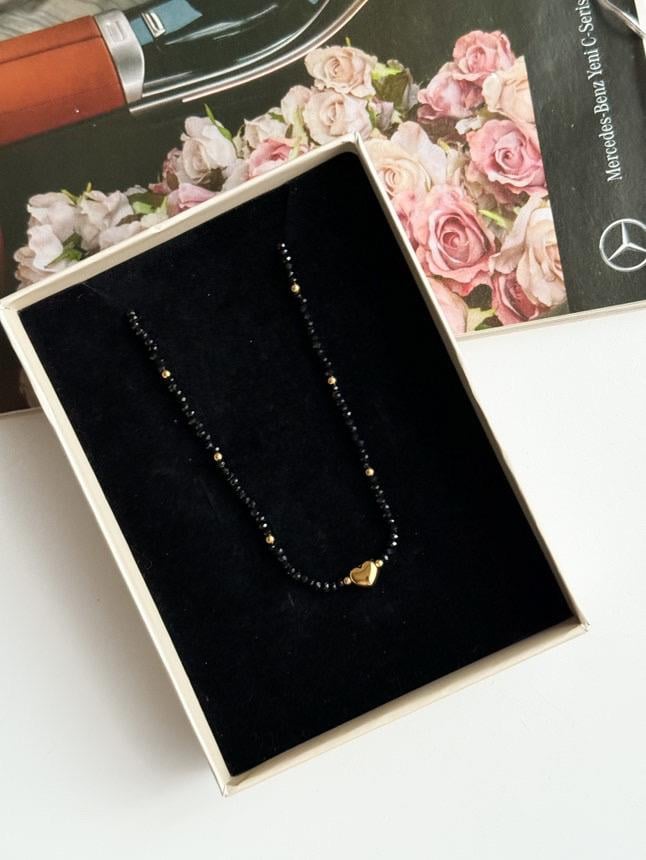 Çelik Gold Siyah Boncuklu Kalpli Kolye (43 Cm)