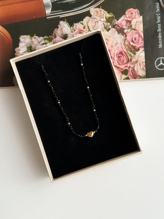 Çelik Gold Siyah Boncuklu Kalpli Kolye (43 Cm)