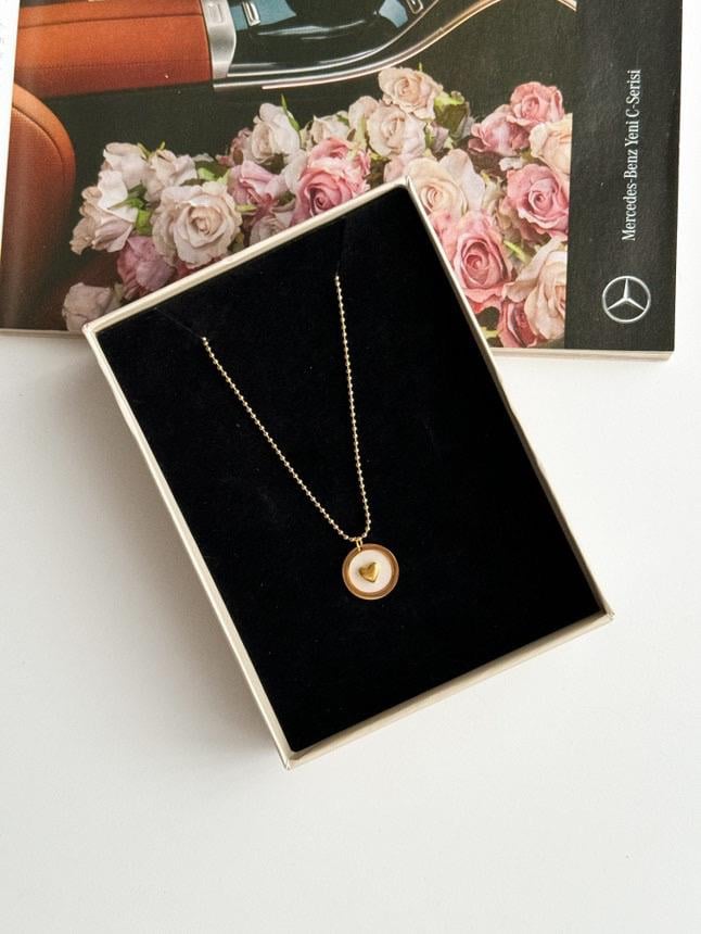 Çelik Gold Topçuklu Beyaz Sedefli Kalpli Kolye (51 Cm)