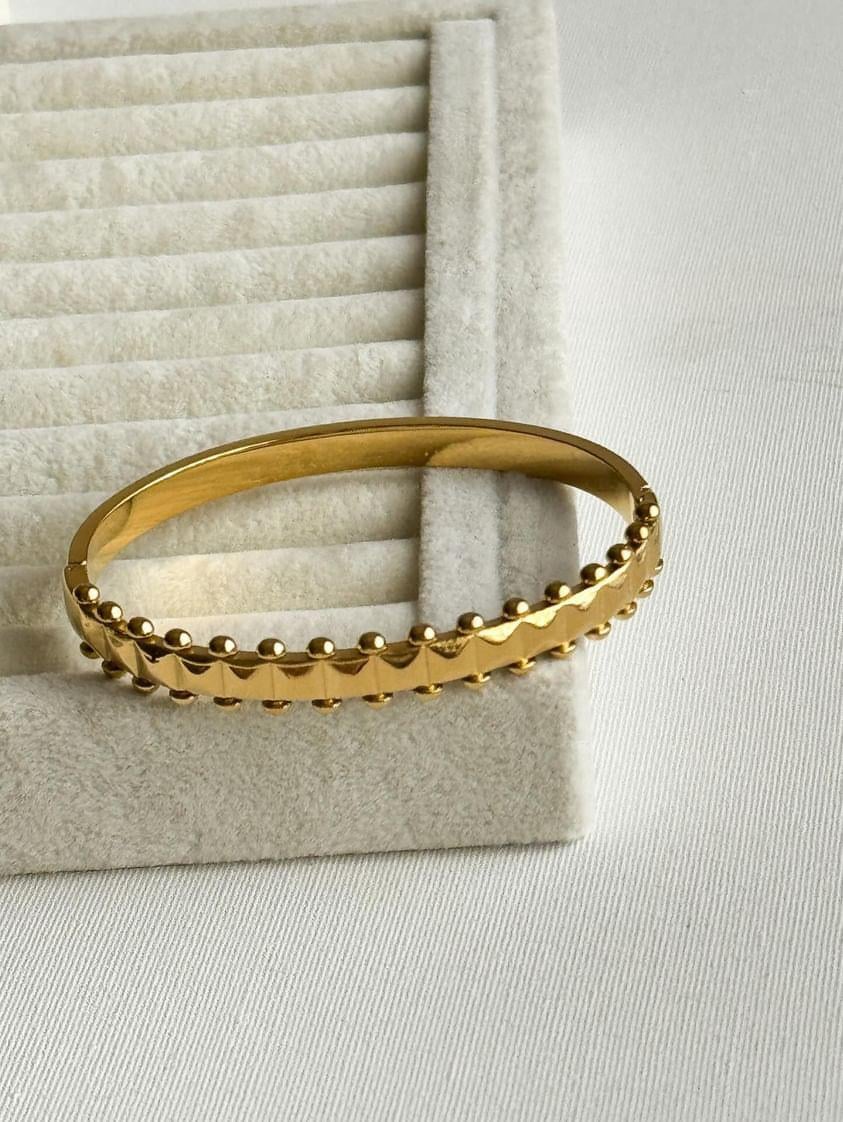 Çelik Gold Topçuklu Kelepçe Bileklik 