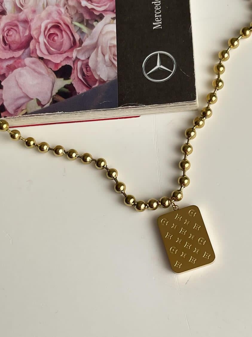 Çelik Gold Topçuklu Love Plaka Çift Taraflı Kolye (52 Cm)