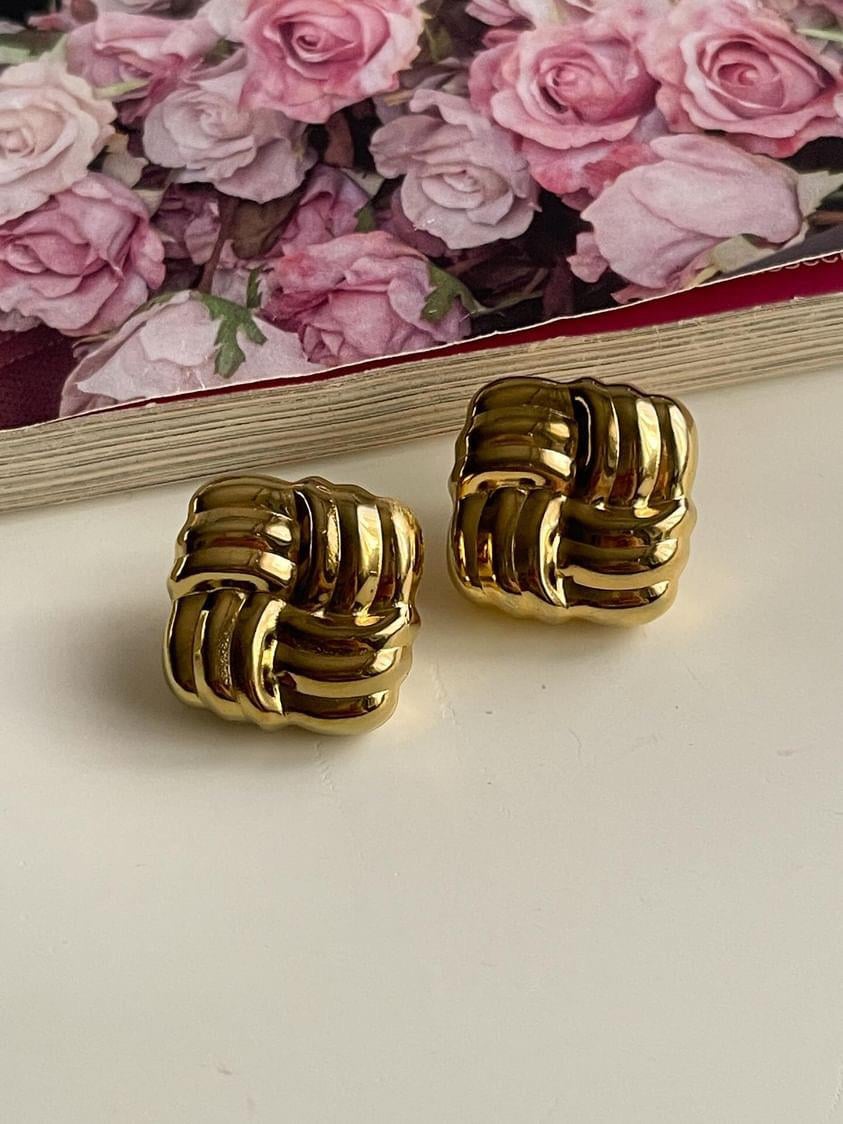 Çelik Gold Vintage Kare Küpe (2.40 Cm)