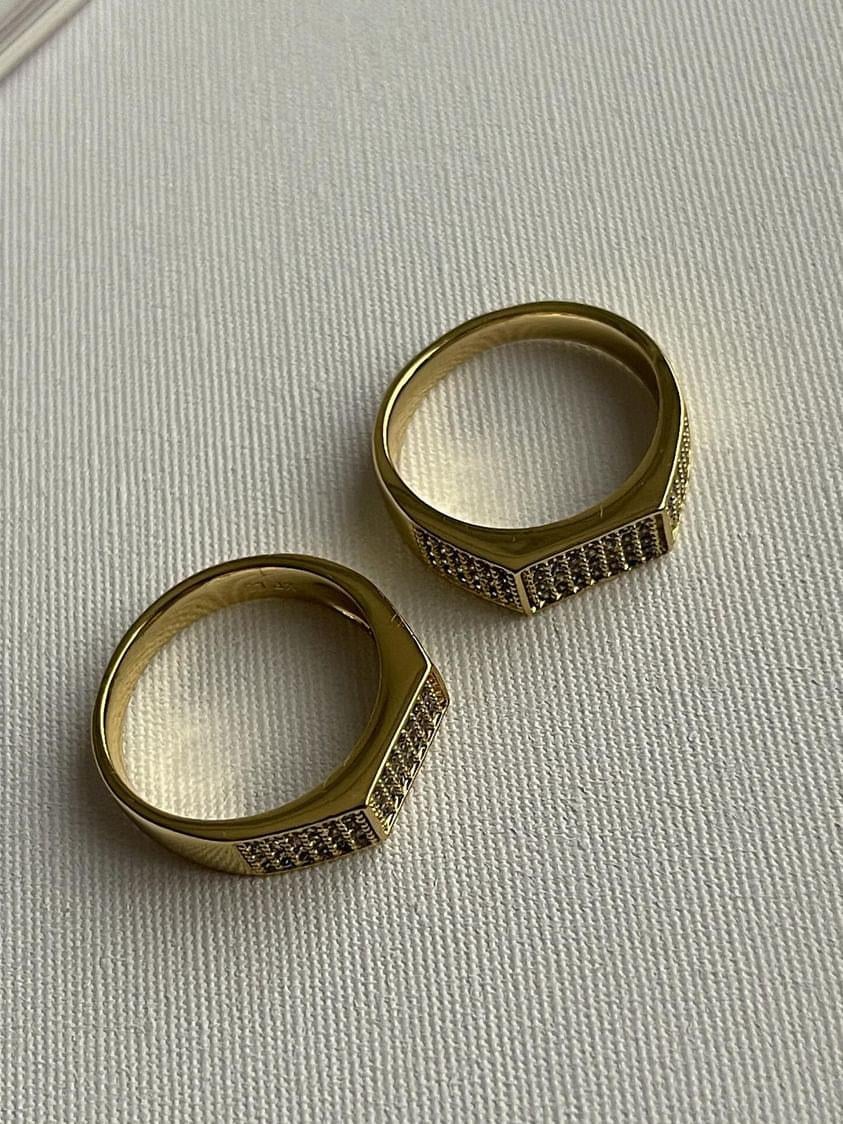 Çelik Gold Zirkon Taşlı Köşeli Numaralı Yüzük (18 Numara)