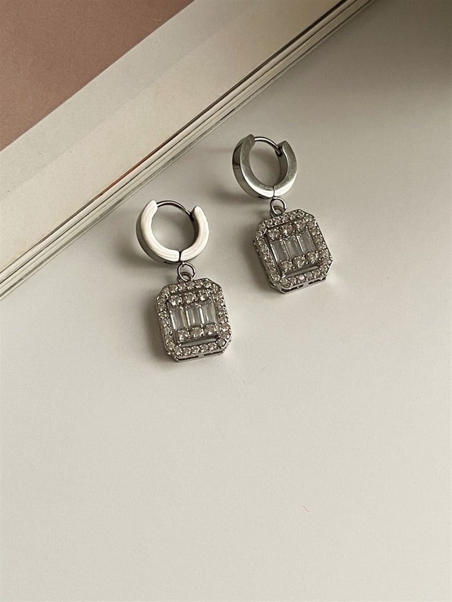 Çelik Gümüş Renk Baget Taşlı Kare Küpe (3 Cm)