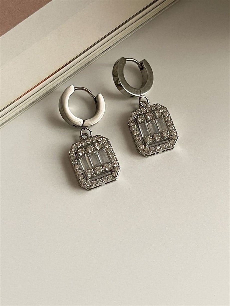 Çelik Gümüş Renk Baget Taşlı Kare Küpe (3 Cm)