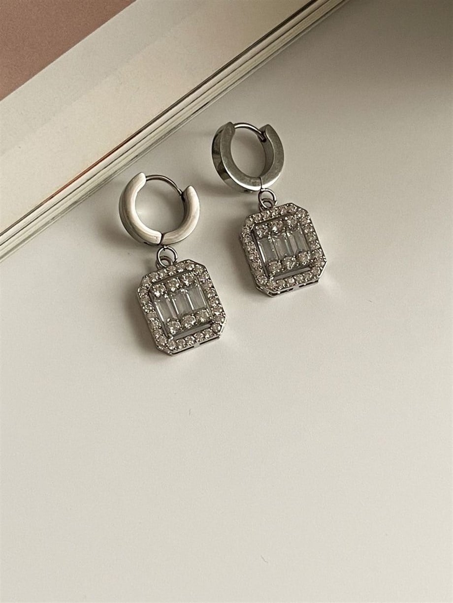Çelik Gümüş Renk Baget Taşlı Kare Küpe (3 Cm)