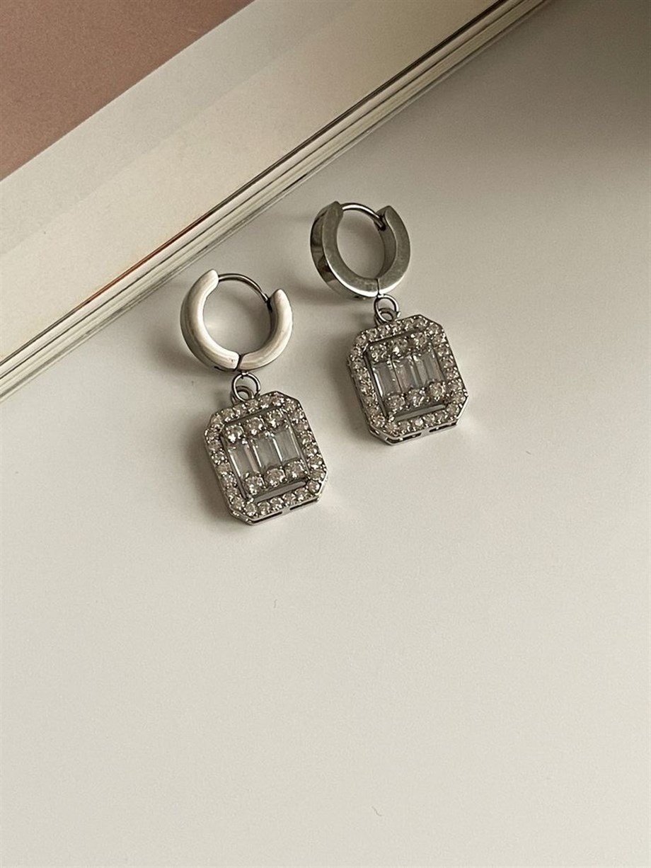 Çelik Gümüş Renk Baget Taşlı Kare Küpe (3 Cm)