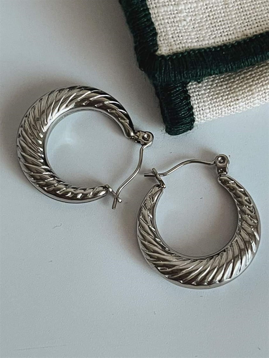 Çelik Gümüş Renk Midye Küpe (2.20 Cm)