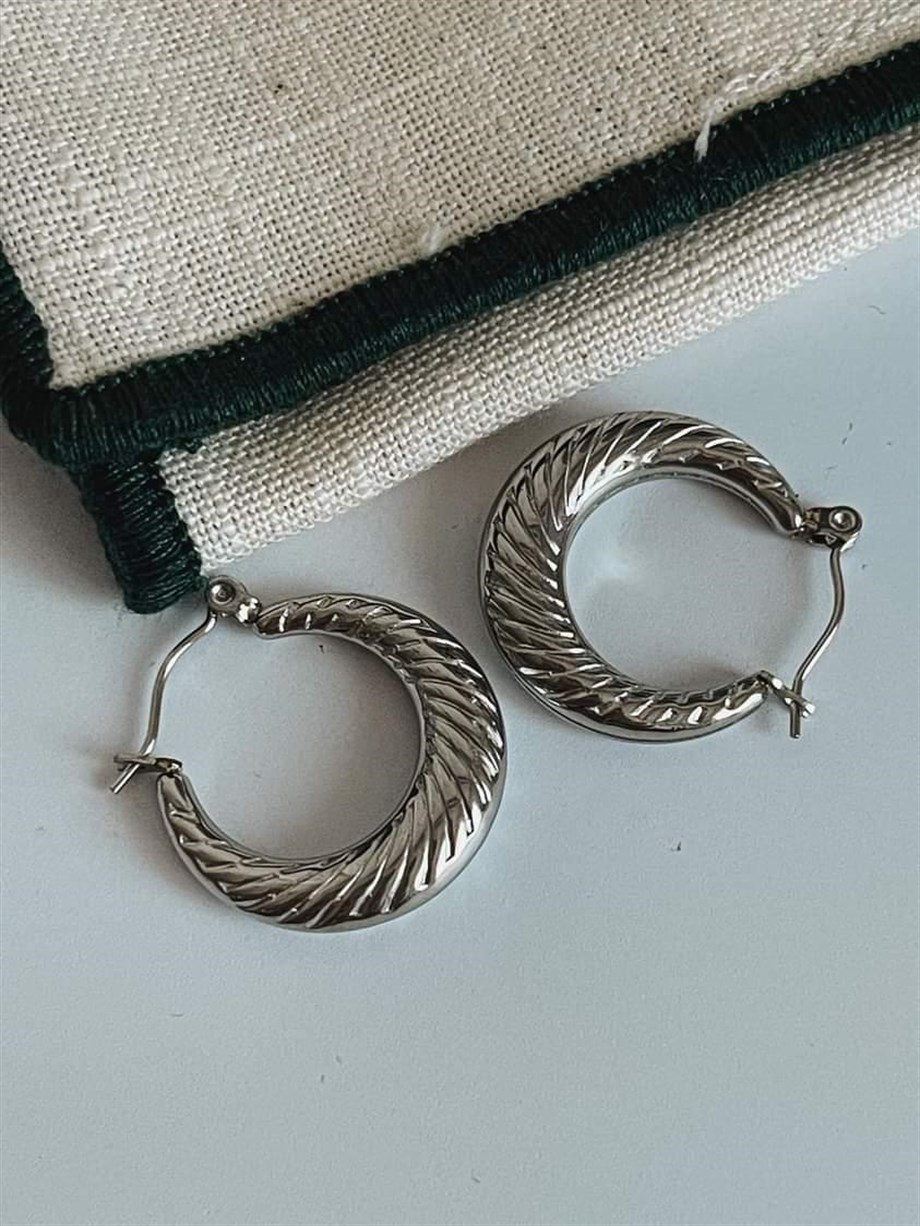 Çelik Gümüş Renk Midye Küpe (2.20 Cm)