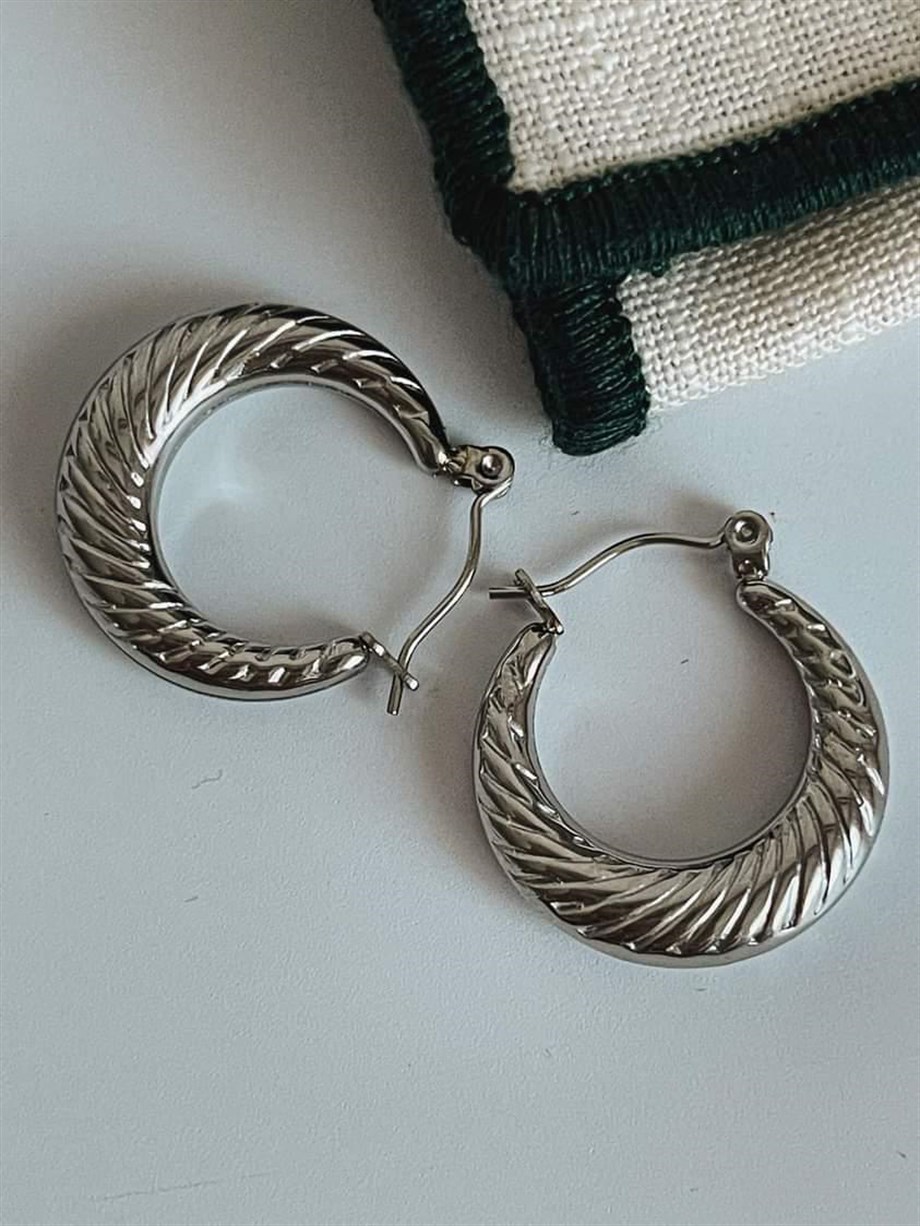 Çelik Gümüş Renk Midye Küpe (2.20 Cm)