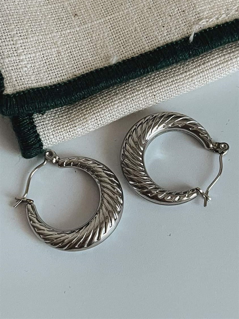 Çelik Gümüş Renk Midye Küpe (2.20 Cm)