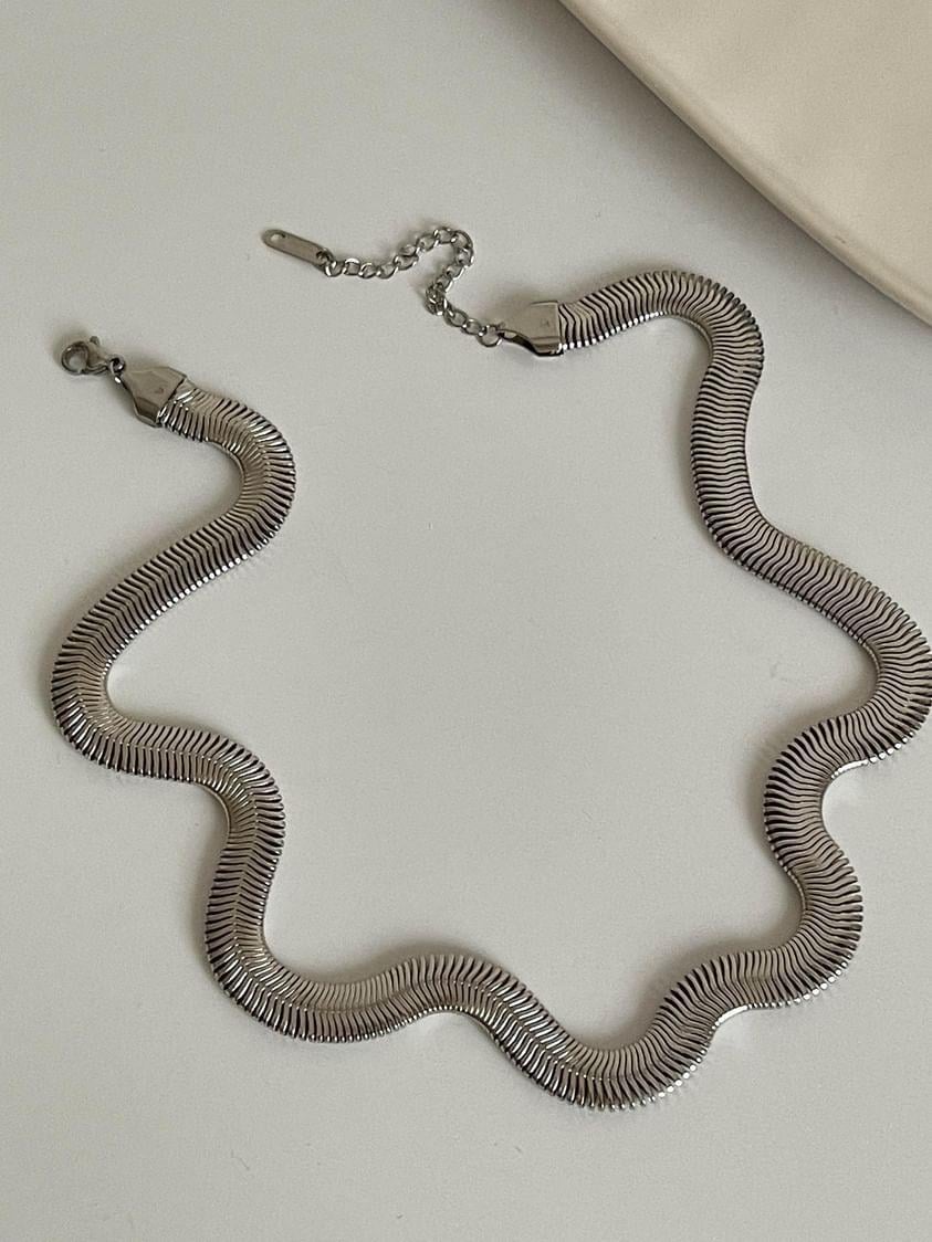 Çelik Gümüş Renk Snake Kolye (47 Cm)