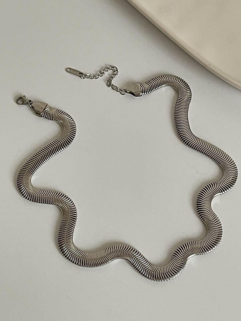 Çelik Gümüş Renk Snake Kolye (47 Cm)