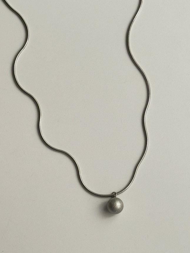Çelik Gümüş Renk Topçuklu Kolye (46 Cm)