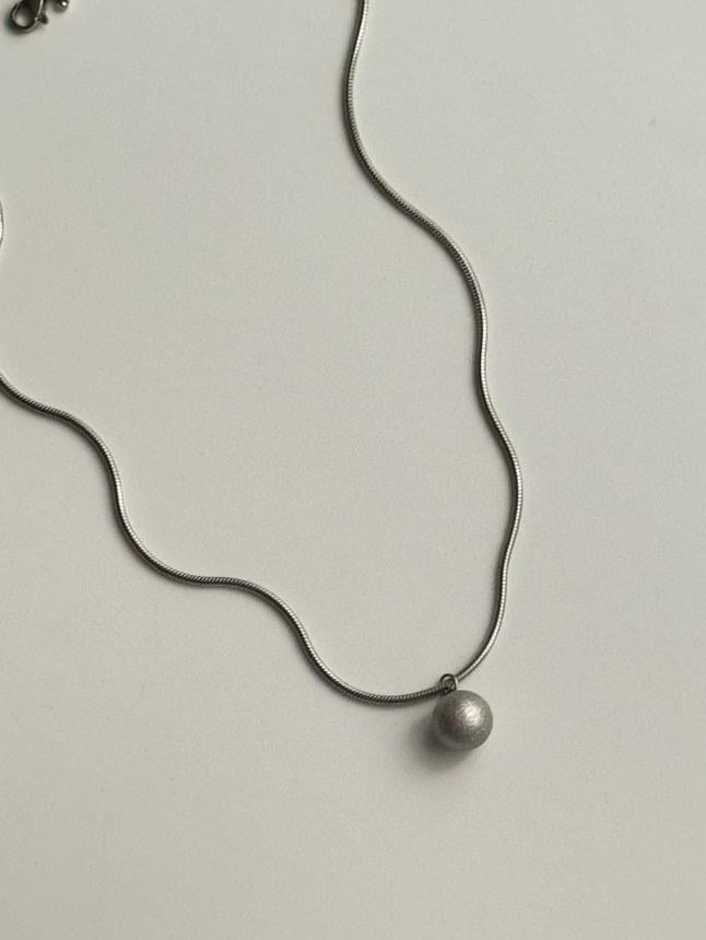 Çelik Gümüş Renk Topçuklu Kolye (46 Cm)