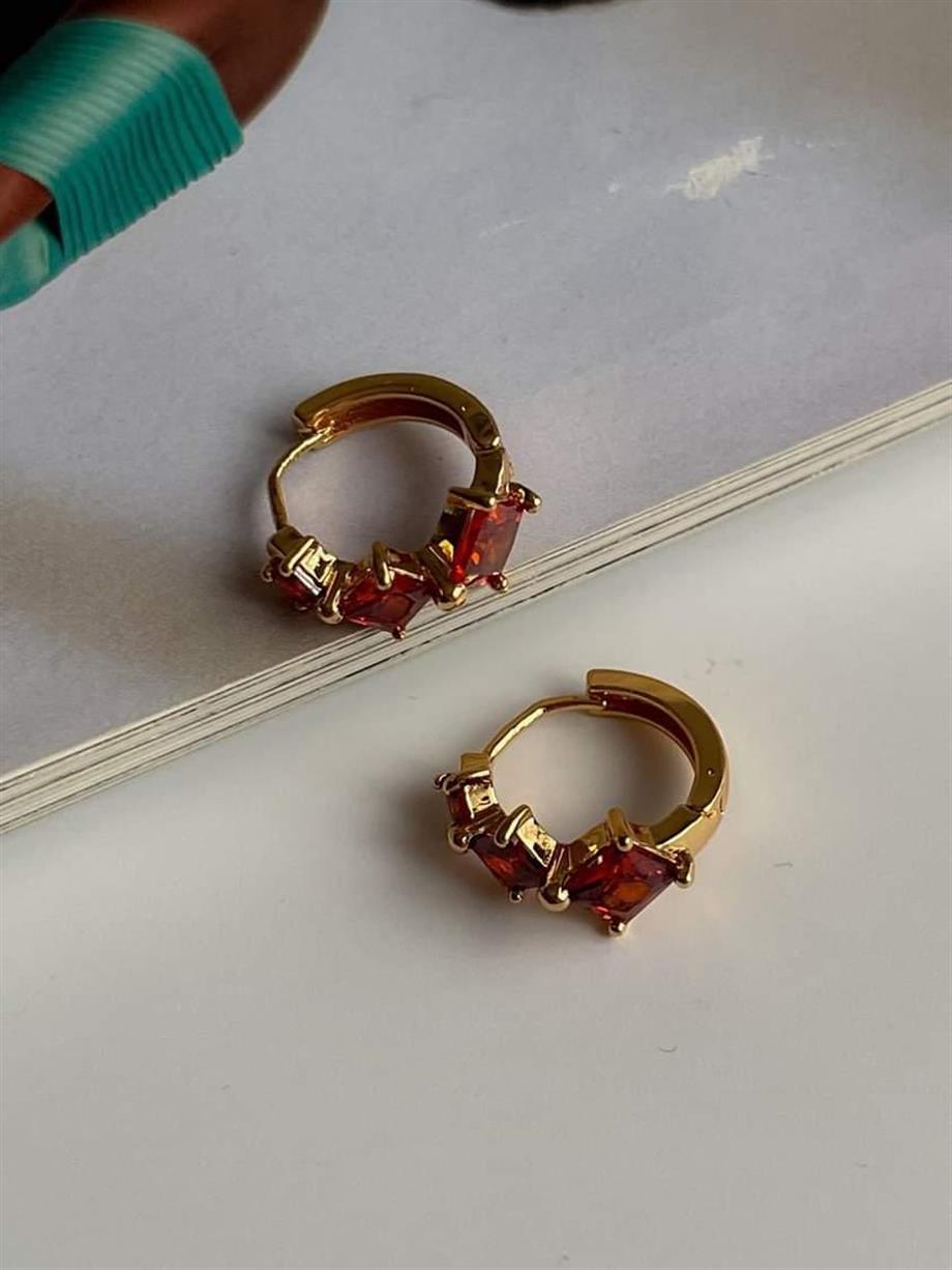 Çelik Kırmızı Taşlı Halka Küpe (1.5 Cm)
