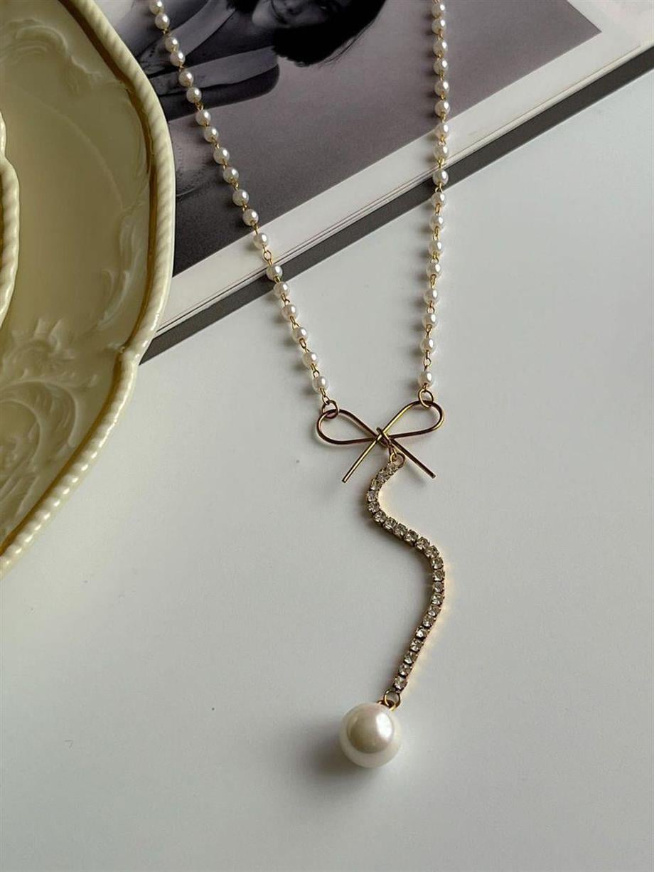 Çelik Minimal Su Yolu Taşlı Kolye (43 Cm)