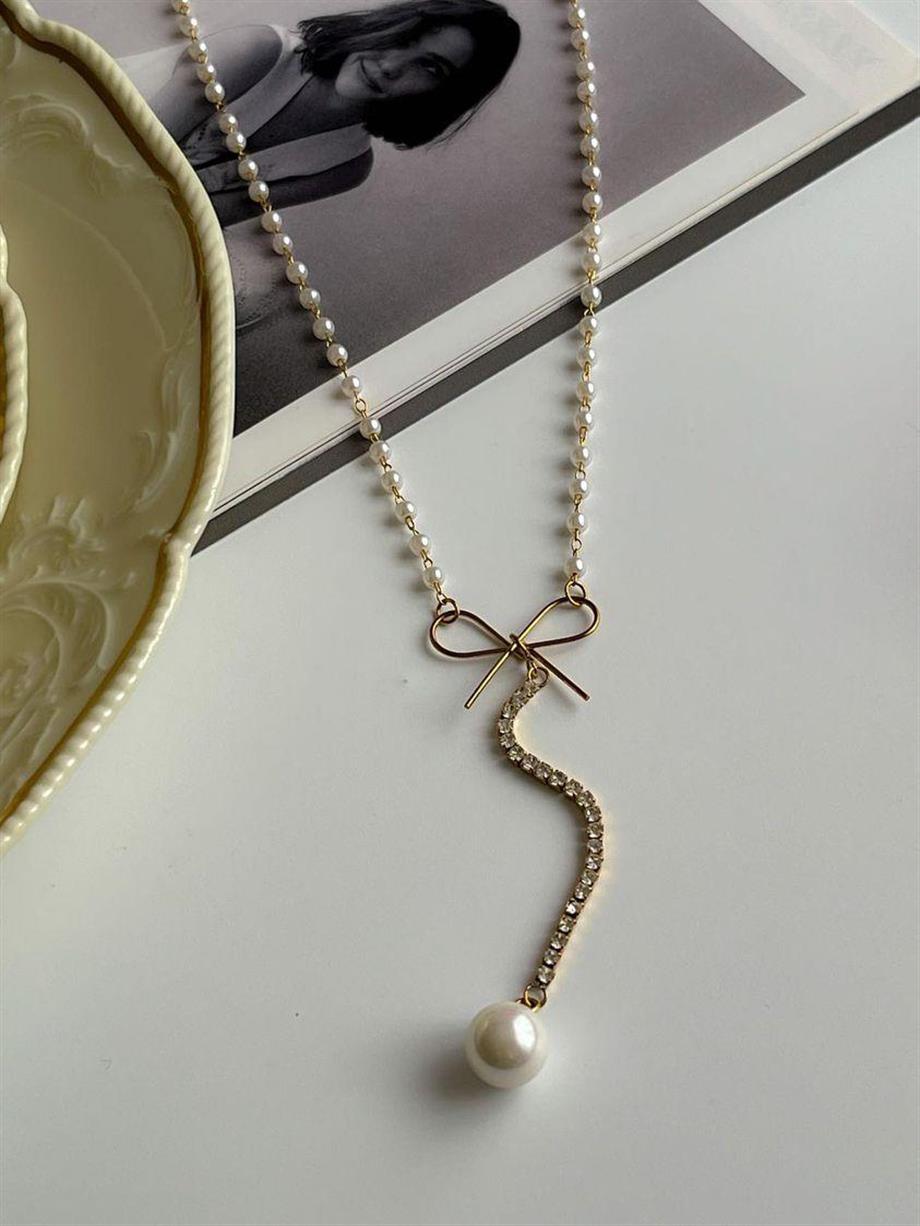 Çelik Minimal Su Yolu Taşlı Kolye (43 Cm)