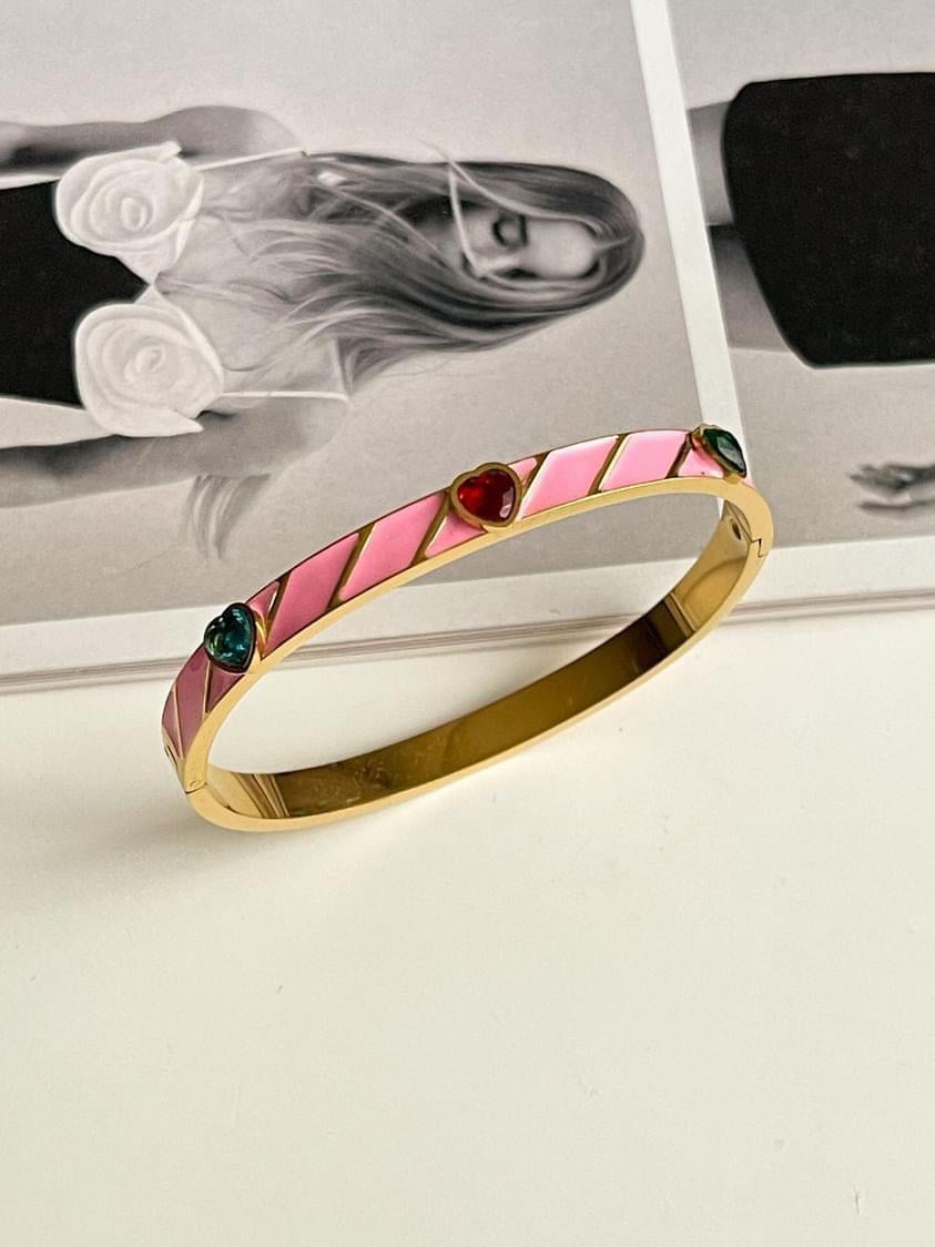 Çelik Pembe Mineli Kalpli Kelepçe Bileklik 
