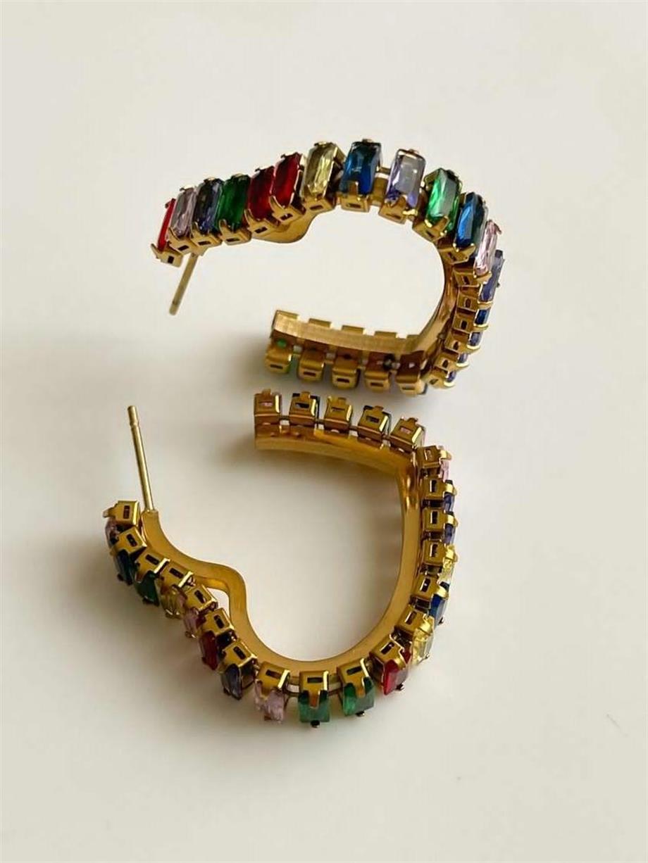 Çelik Renkli Baget Taşlı Kalp Küpe (2.60 Cm)