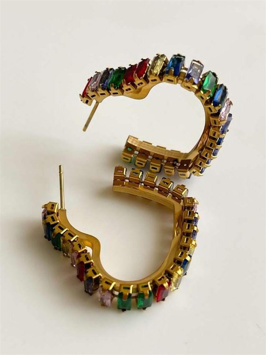 Çelik Renkli Baget Taşlı Kalp Küpe (2.60 Cm)