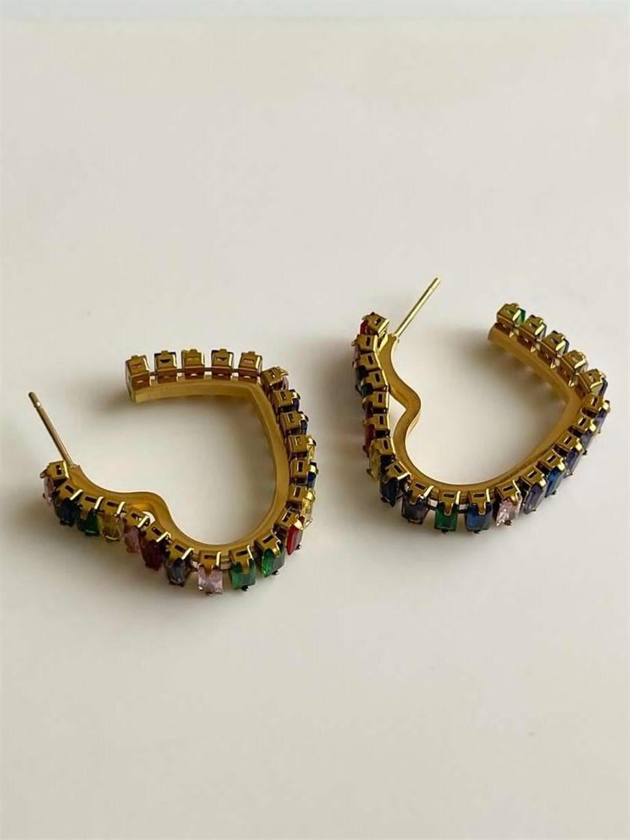 Çelik Renkli Baget Taşlı Kalp Küpe (2.60 Cm)