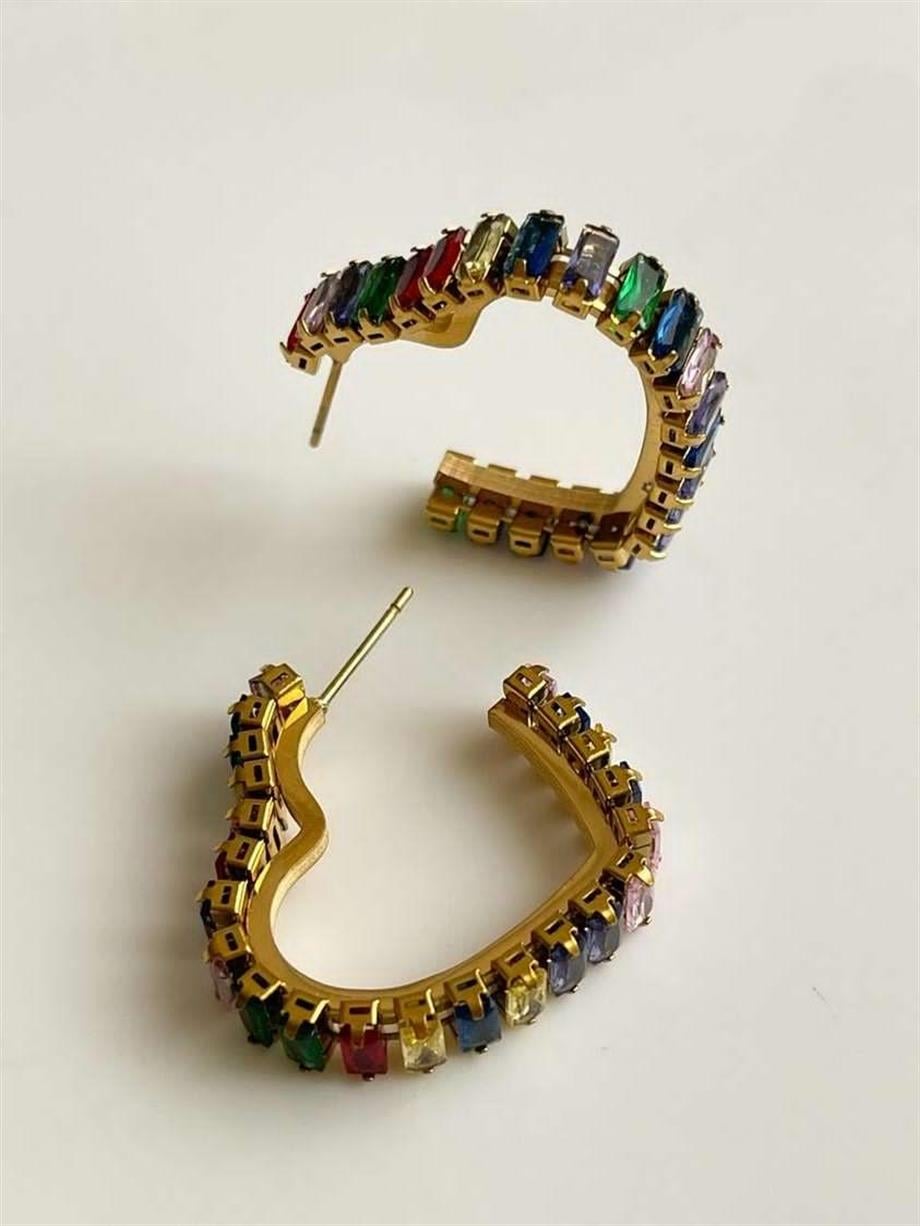 Çelik Renkli Baget Taşlı Kalp Küpe (2.60 Cm)