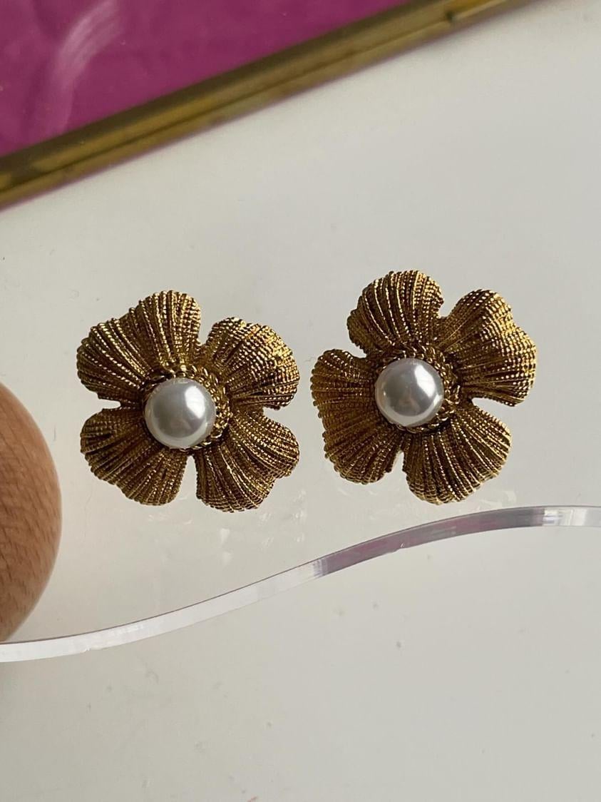 Çelik Vintage İncili Çiçek Küpe (2.20 Cm)