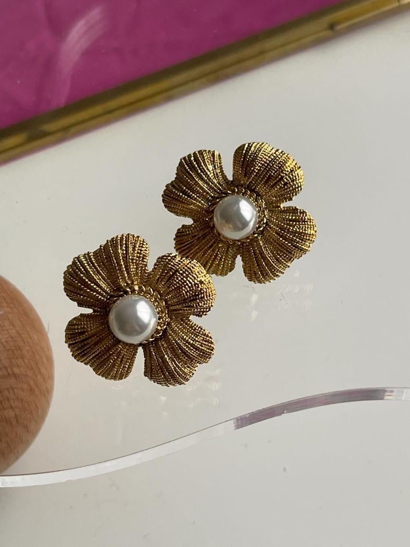 Çelik Vintage İncili Çiçek Küpe (2.20 Cm)