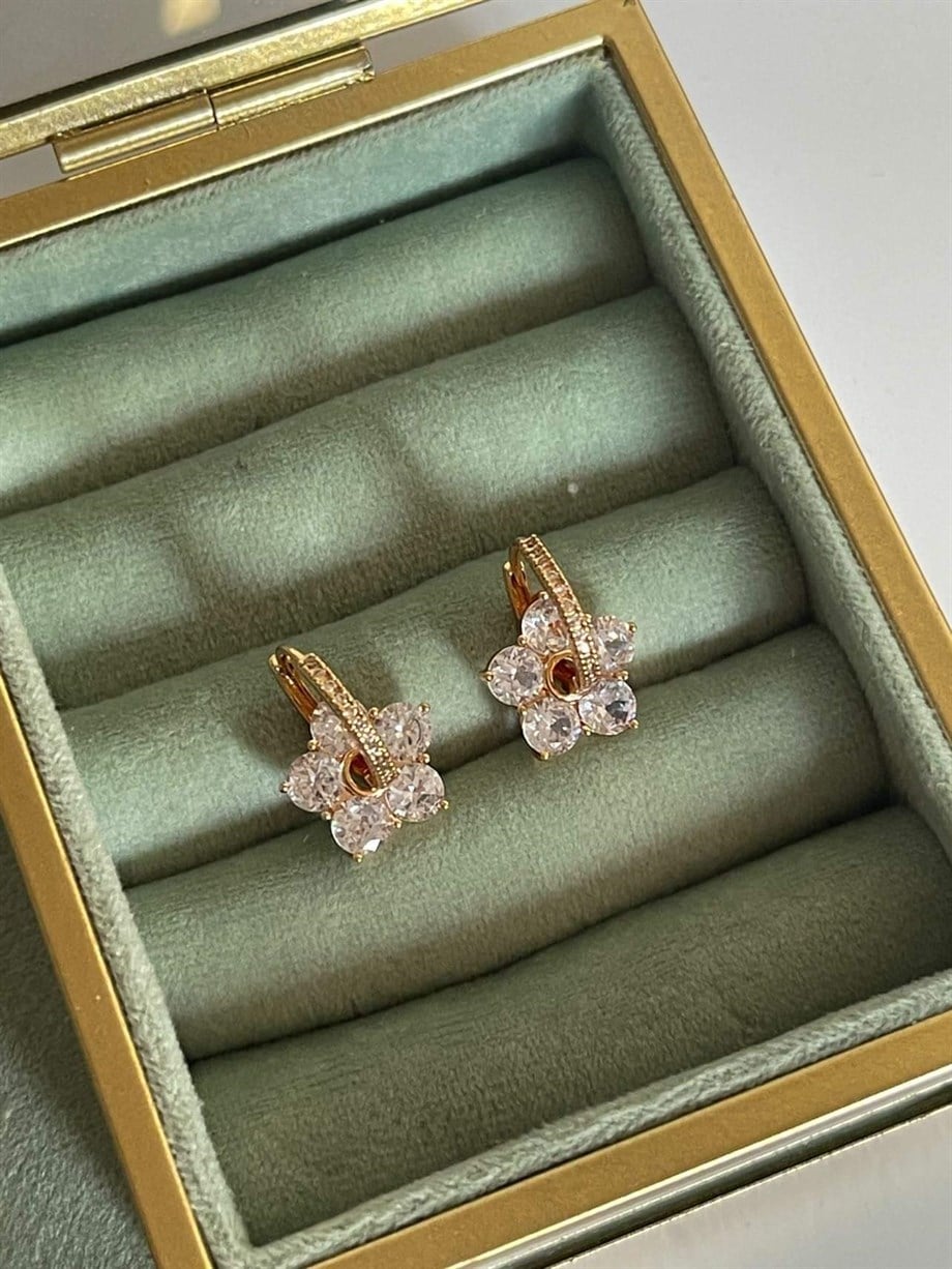 Gold Baget Taşlı Çiçek Küpe (2 Cm)